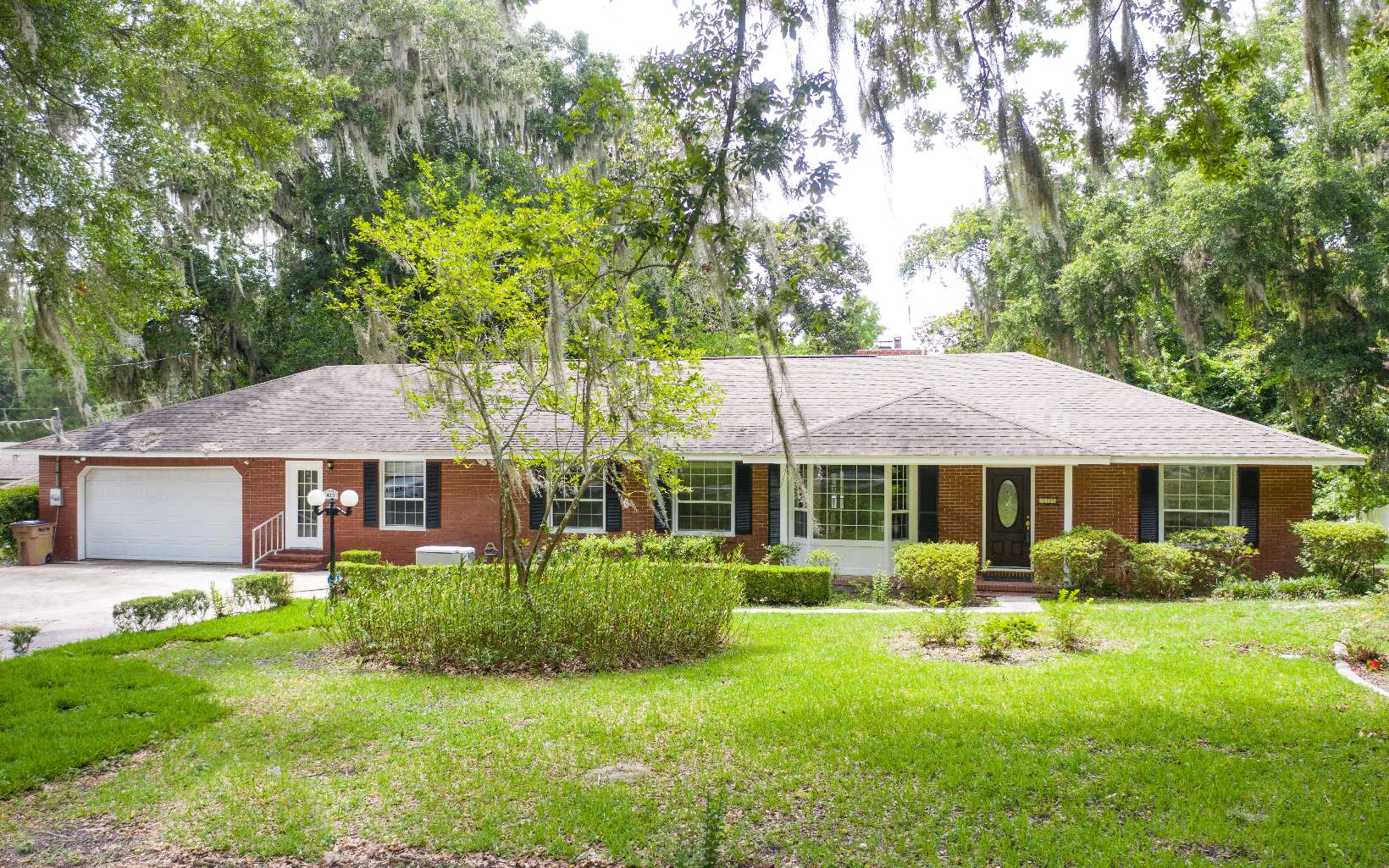 423 SW Montgomery Drive