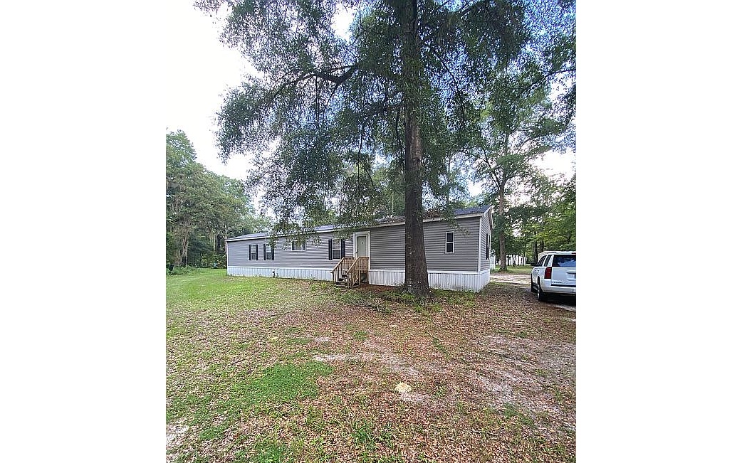 831 SW Newark Dr