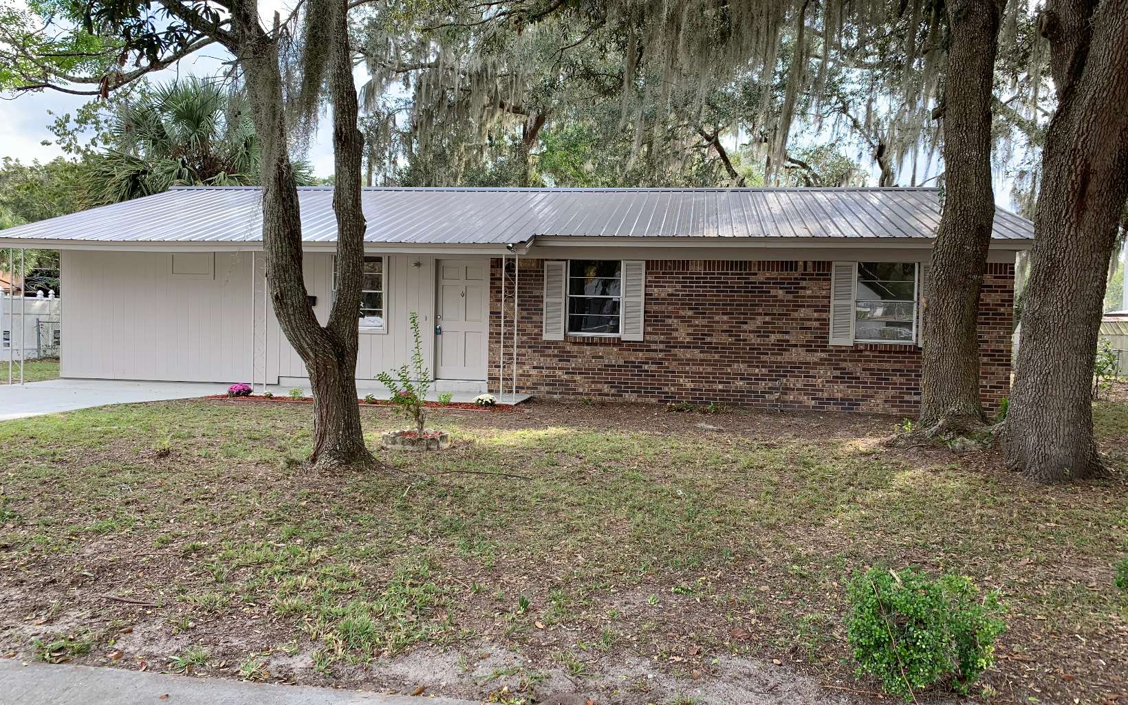 1302 NW Labonte Lane
