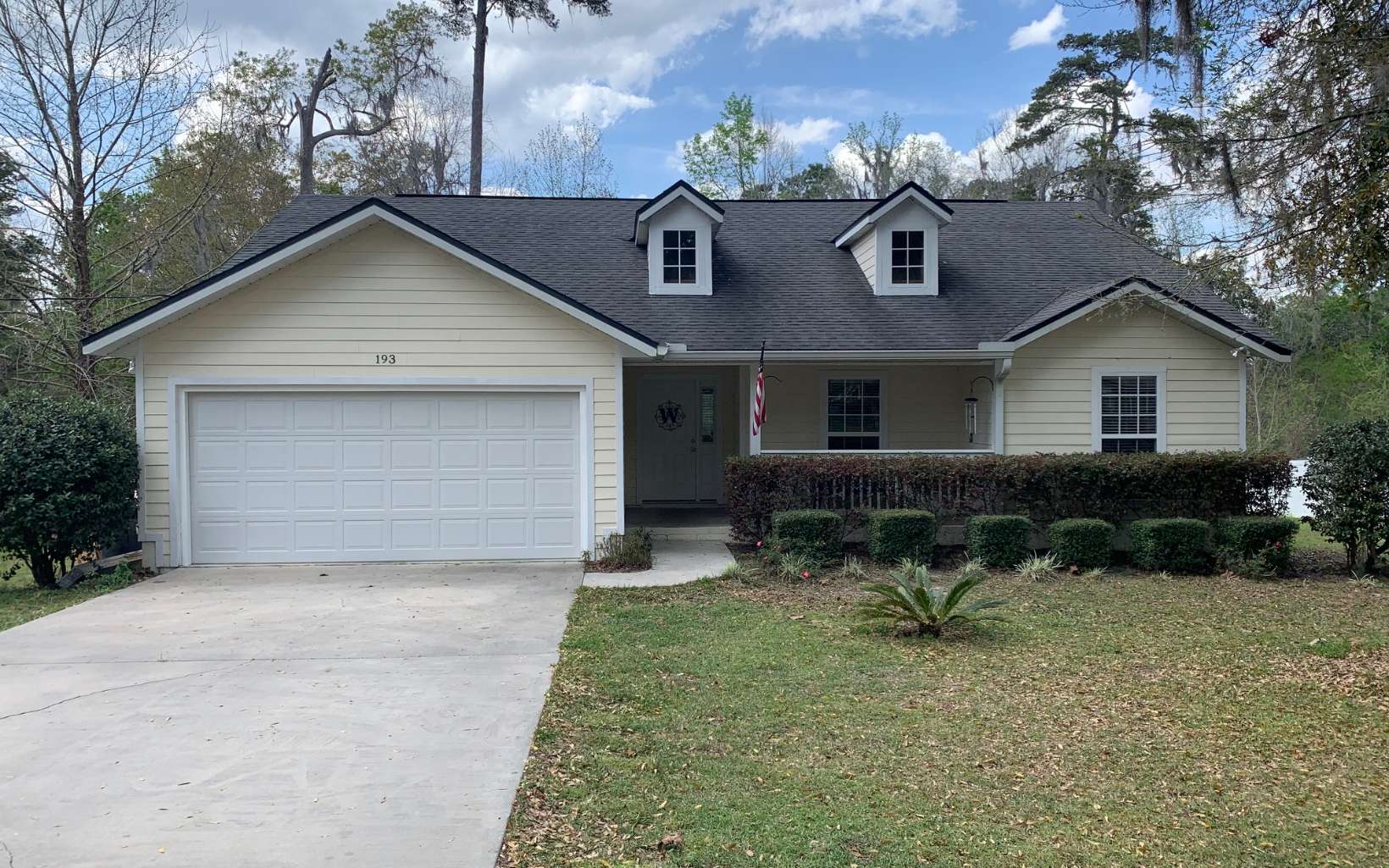 193 SE Carob Glen