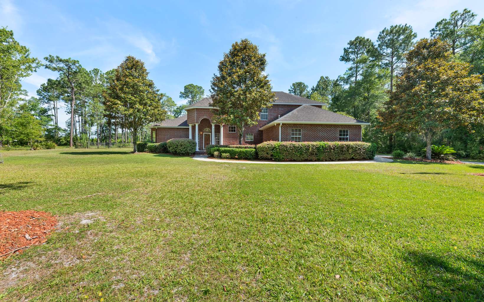 225 NW Scenic Drive