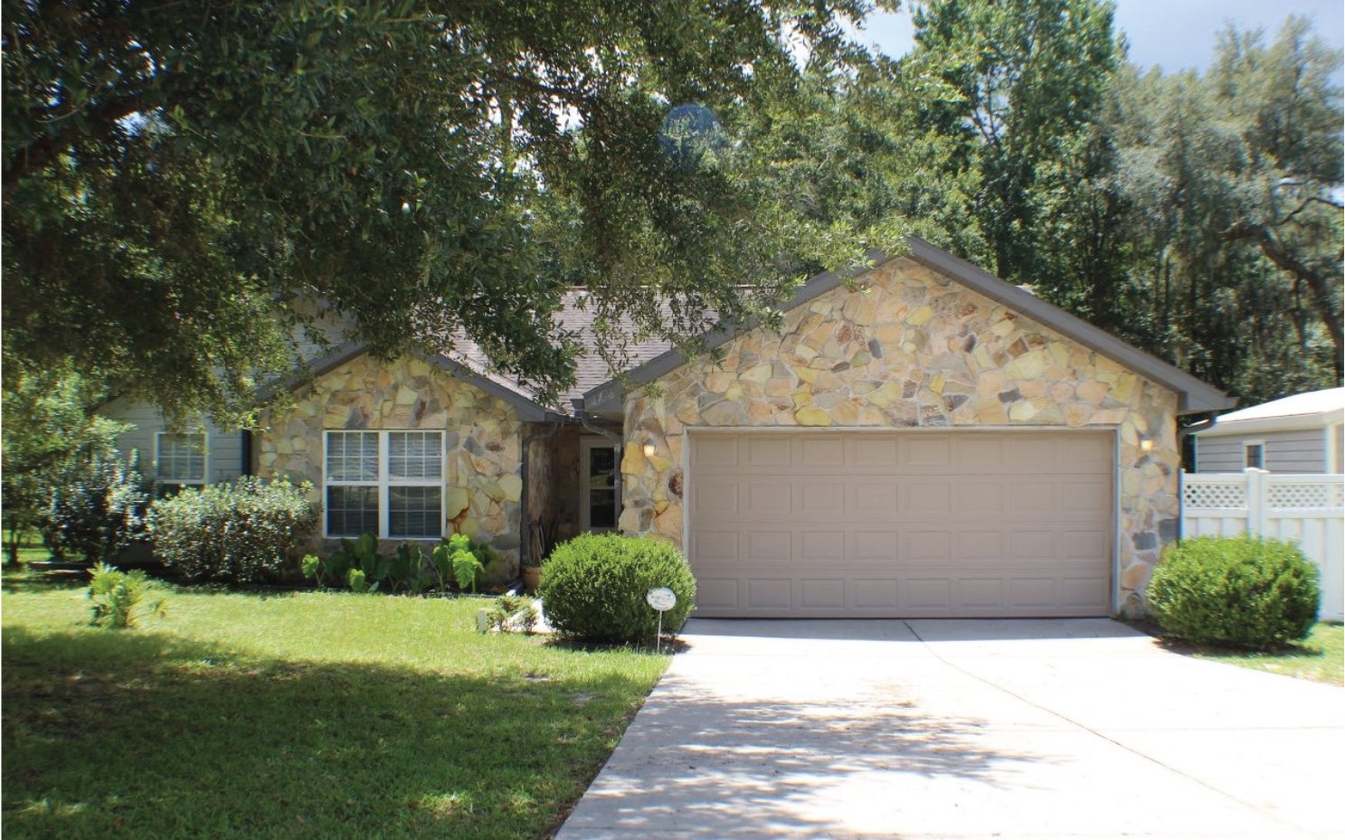 170 NW Silver Glen
