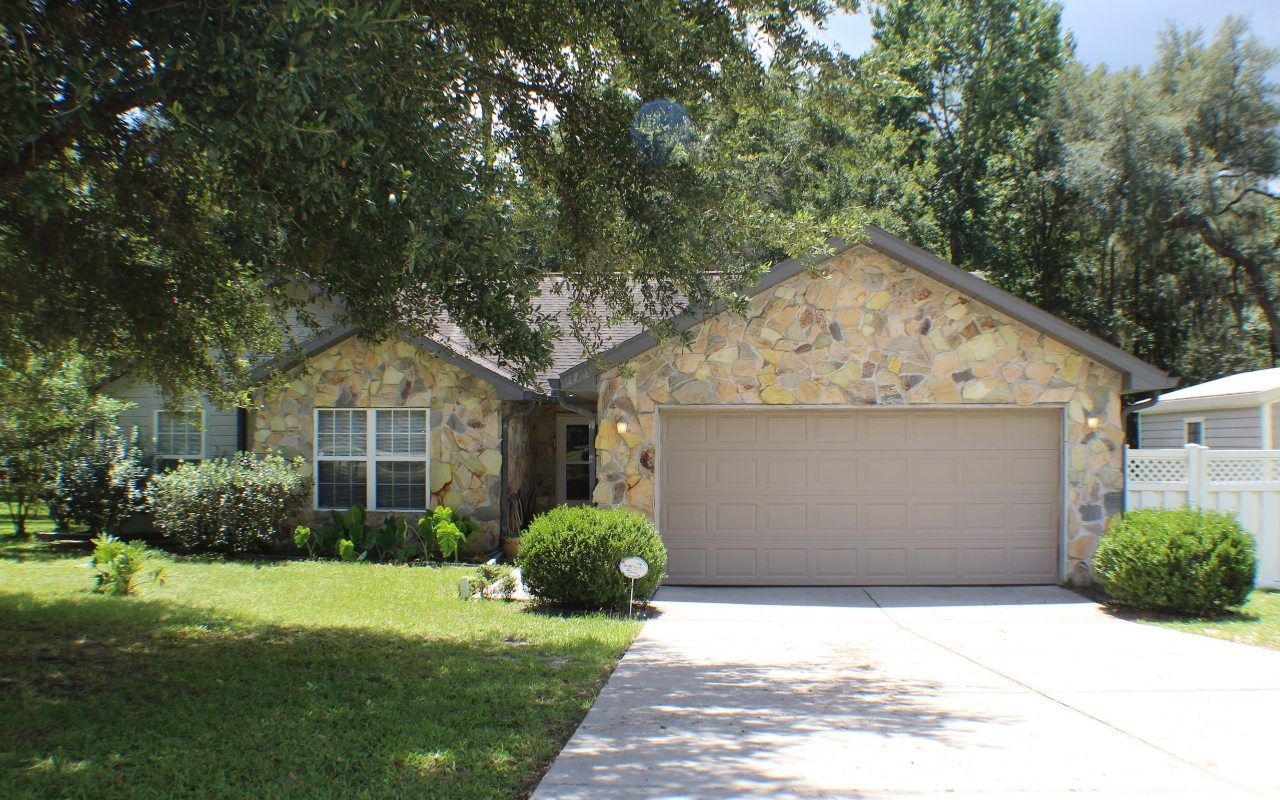 170 NW Silver Glen