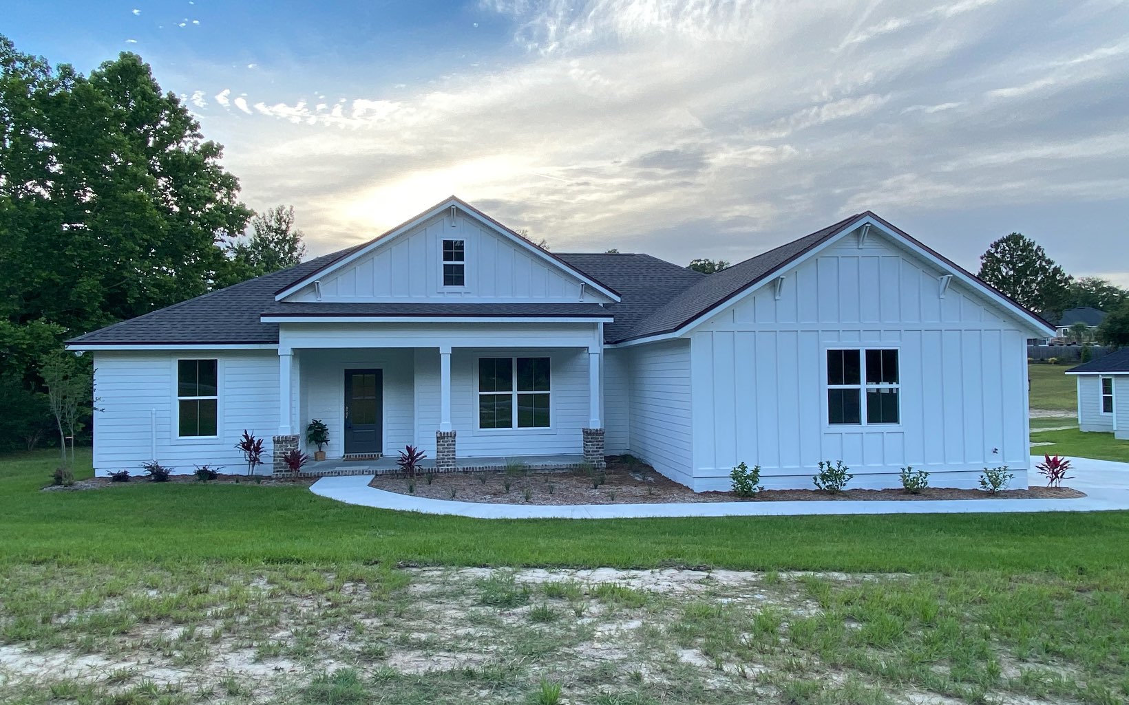 492 NW Forest Meadows Ave