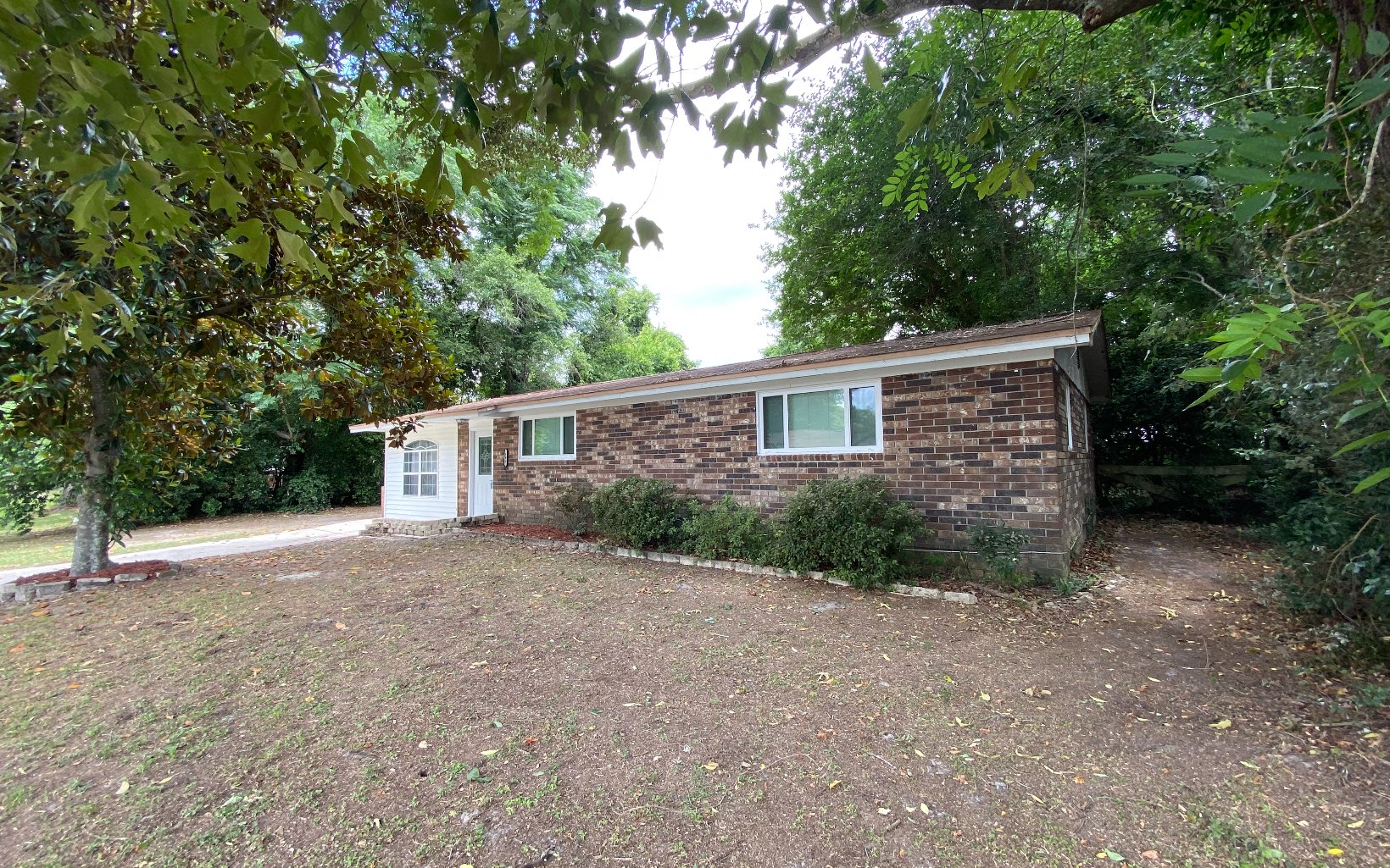 193 SW Dahlia Lane