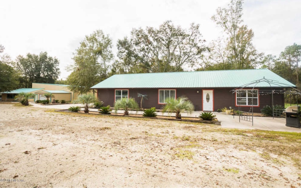 718 NW Fiddlers Lane