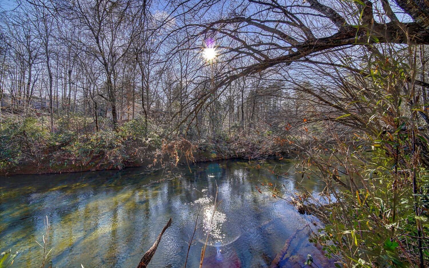 Ready to build your Dream Home on the tranquil Nottely River? This is your Opportunity! This beautiful lot boasts 150' +/- of River frontage in a quiet neighborhood conveniently located less than 3 miles from town! Enjoy what the mountain life has to offer with scenic views, excellent trout fishing, close proximity to Vogel State park, waterfalls, and hiking opportunities! WELCOME HOME!