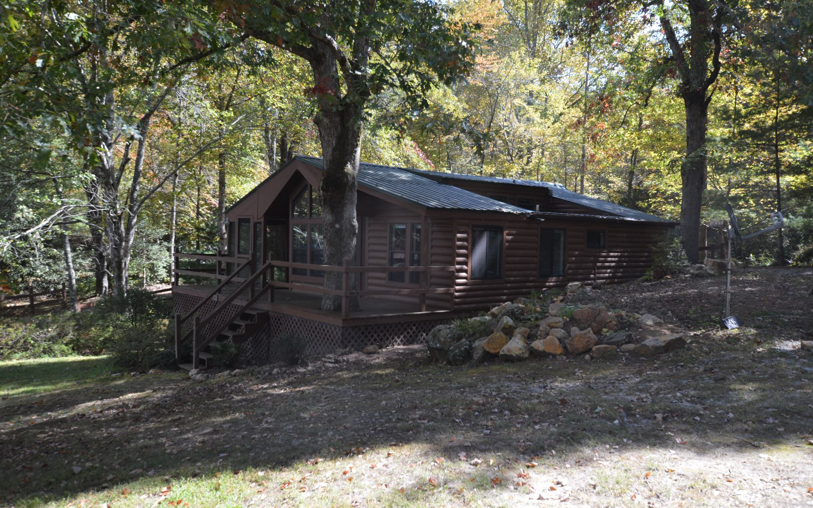 This adorable 2 bed /2 bath cabin is nestled in the North Georgia Mountains in Hiawassee, GA near Lake Chatuge and the Appalachian Trail. The Hiawassee Mountain Village Subdivision is abundant in amenities including walking trails with direct access to national forest land, a large and very nice Community Clubhouse perfect for family get togethers and other activities!