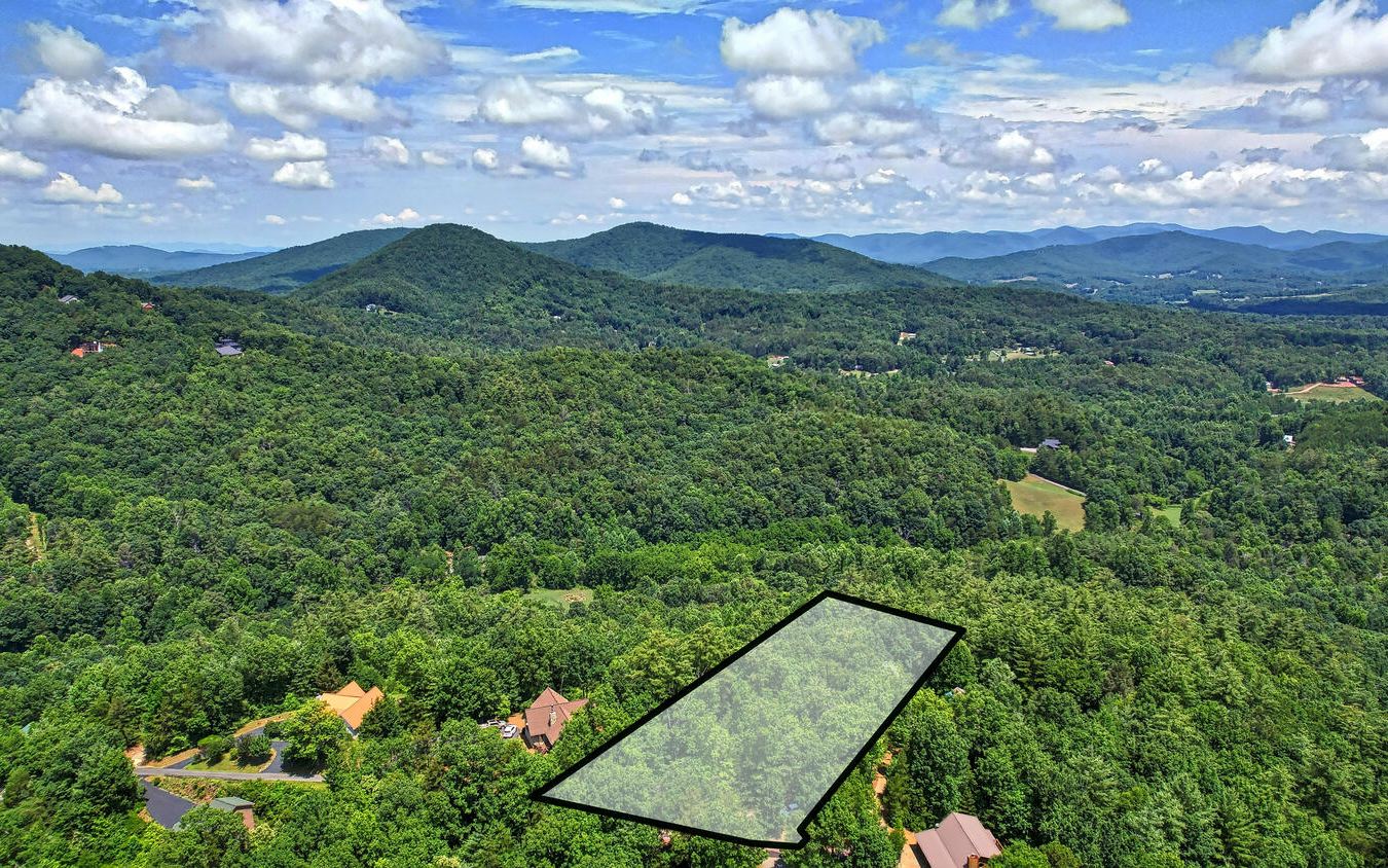 ***360 Mountain View*** This lot located at the top of Sky High Drive is worth the visit. Located on the south side of Blairsville. Great place to build your vacation home with a view. Come check it out!!!