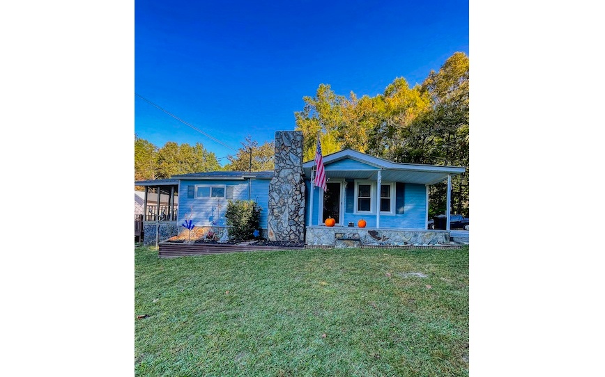Charming cottage with meadow view. Recently updated & renovated with new floors, wall coverings, hot water heater, etc. etc. Great first home or retirement home. Move in ready.