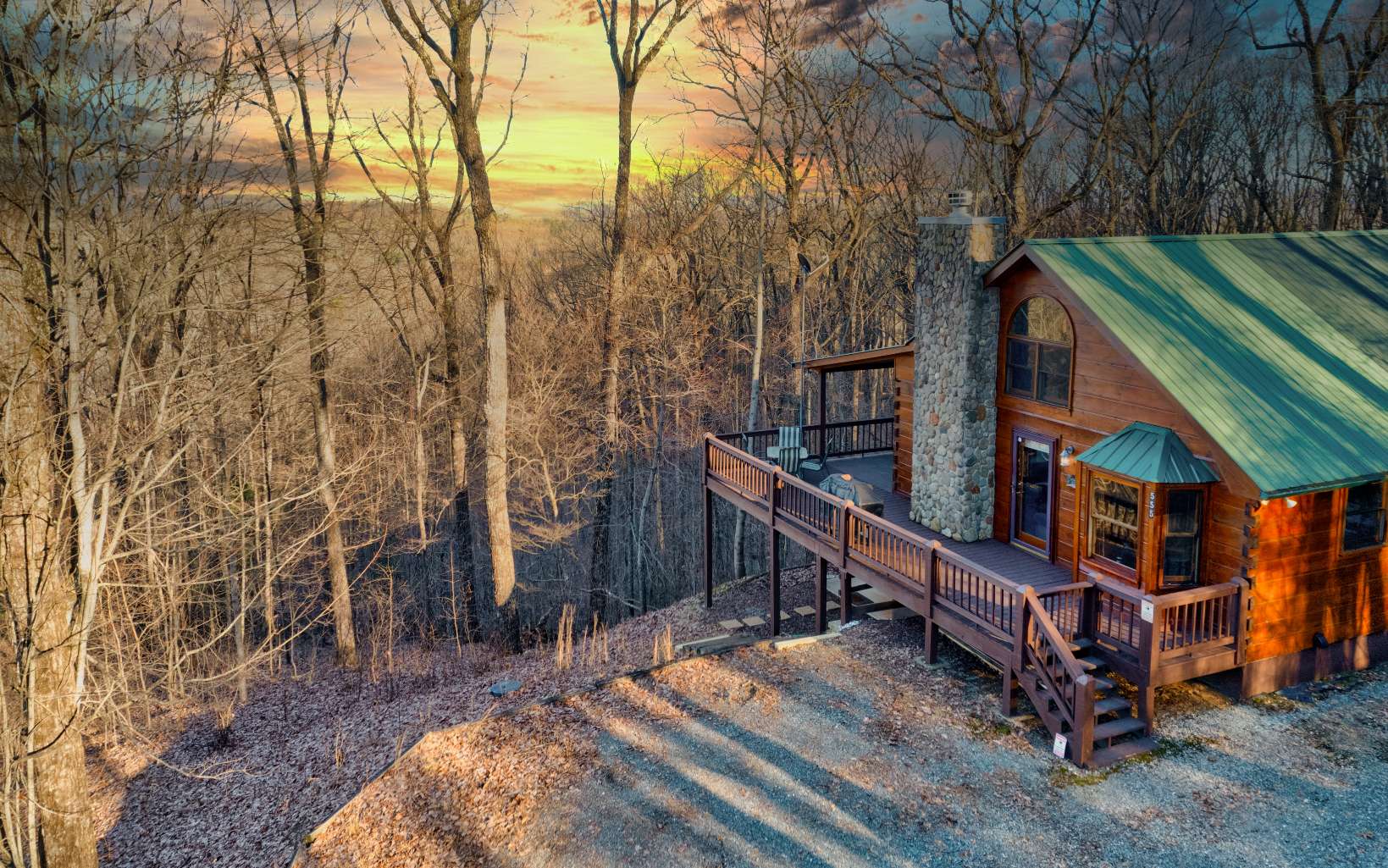 Beauty, Peace, Privacy-Borders Fightingtown Creek Nature Park. Long Range Mountain Views, Year Round! This Cabin is down a beautiful mountain road. It has a beautiful Rock Fireplace, a game room downstairs, and a Hot Tub! Nice big covered Porch to enjoy the Amazingly BIG VIEW! Two Bedrooms and Two bathrooms on the main level. Full bath downstairs. Heating and air are run to the attic for future kids sleeping loft. Great buy in the Mountains, waiting for your finishing touches!