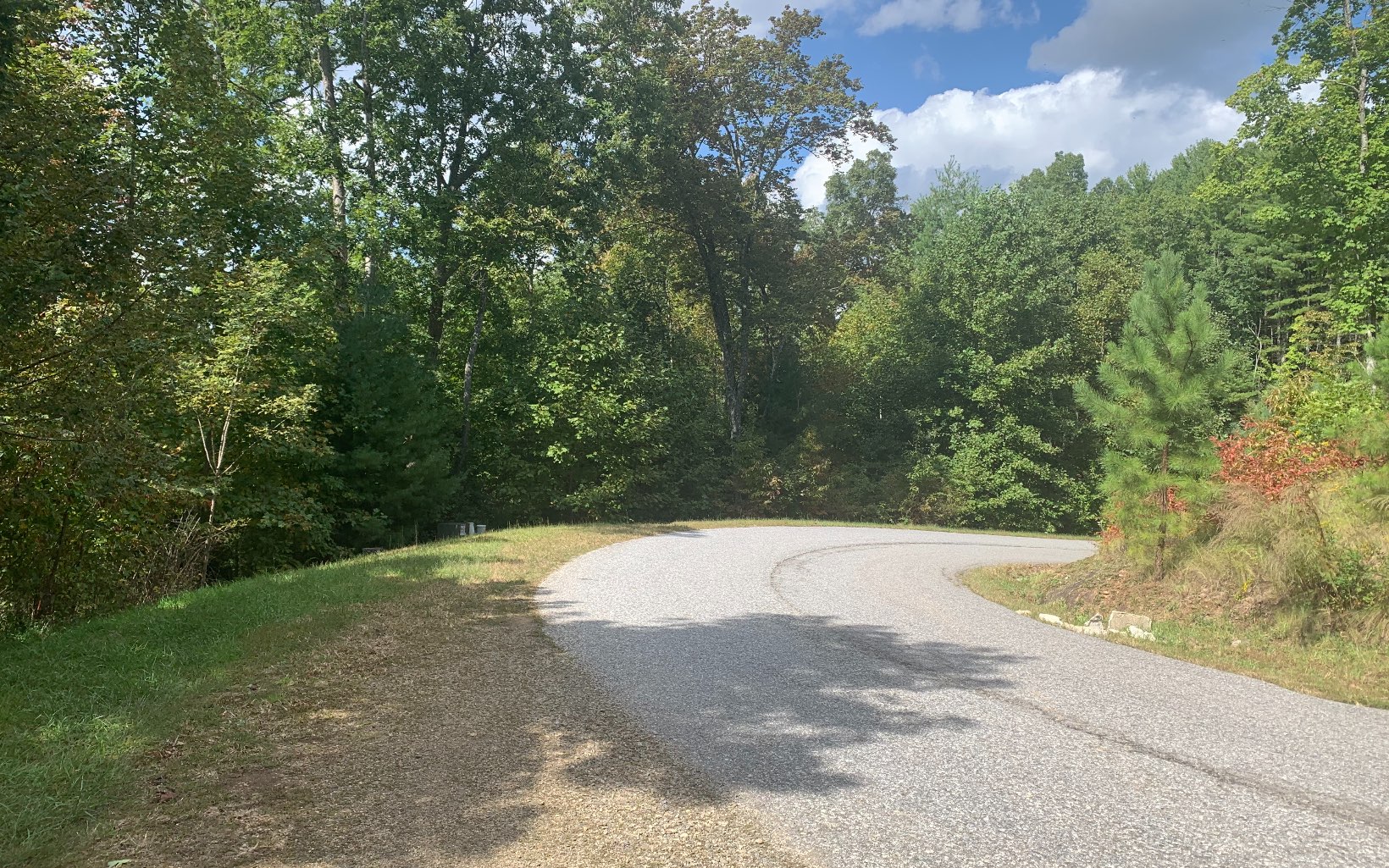 Year round mountain view lot in the beautiful Owltown area of Union County, all paved access, public water, underground power, high-speed fiber optics, come enjoy this upscale mountain community!
