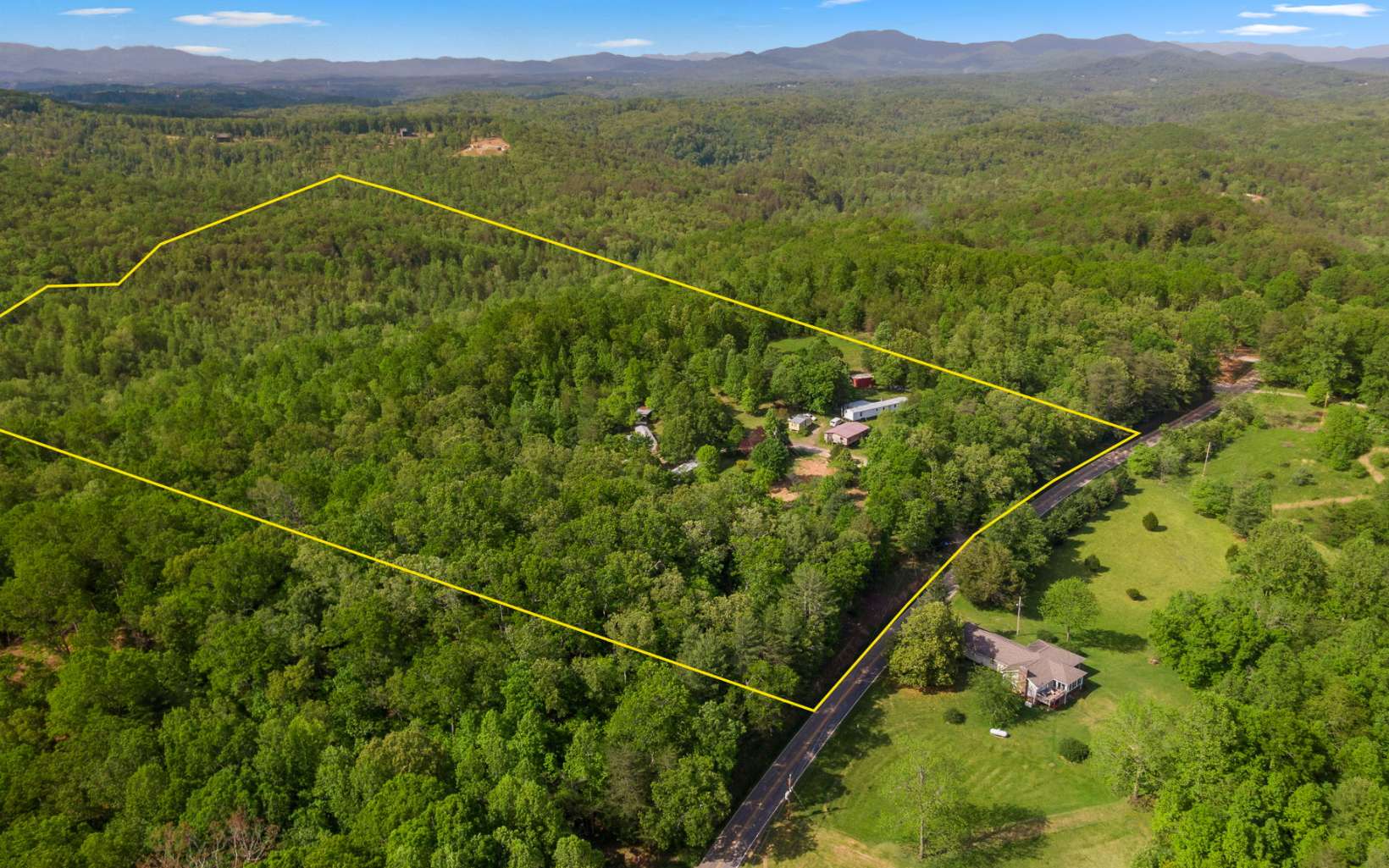 "30" Acres of Prime Location with immense developing opportunities!! Calling all Investors, Builders, and Developers!! A Rare Diamond of a Location here in The North Georgia Mountains. Just minutes from both Blue Ridge Downtown and McCaysville. This Tract of Land boast huge potential for Great Mountain views, Ideal for a modern Mountain Subdivision or an extremally private tract for a compound Getaway nestled conveniently minutes from Walmart and Blue Ridge Hospital.