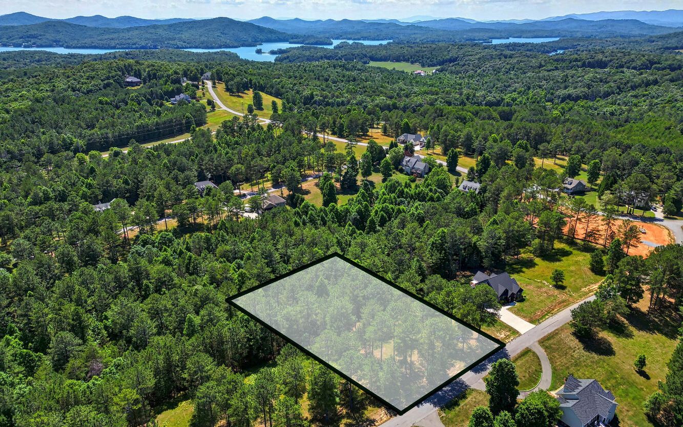 Beautiful Ready-to-build lot in the prestigious "The Sanctuary" subdivision. This community is very aesthetically pleasing to come home to. Fine homes throughout, mild restrictions, underground utilities, very close to public boat ramp. Come build your dream-home today!