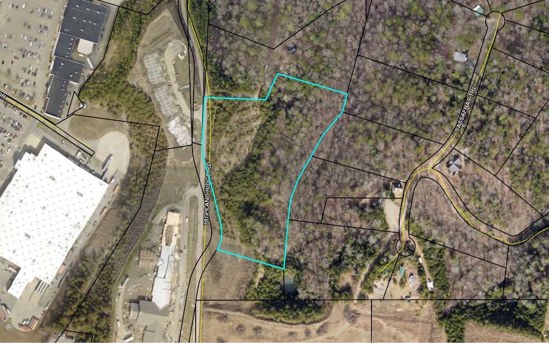 PRIME LOCATION! 7.23 Acres in thriving commercial area in East Ellijay. Located above the Walmart & Lowe's shopping center and directly across from Manor Lake Assisted Living and Memory Care. Year round, long range MOUNTAIN VEWS. This 7.23 acre parcel is only 1 parcel away from the 35 acre Talona Ridge Luxury RV Park. Great potential for commercial development. Super easy access and high visibility.