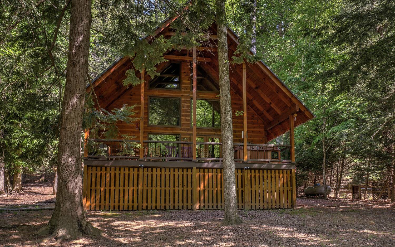 Beautiful River Front Home on the Coosawattee River. The owner of this home is a builder and he was actually hands-on building this beautiful home. He paid attention to detail and spared no expense in the construction process. This is truly a handcrafted home. See links and Docs for extras. https://www.mycrra.com/rec-center