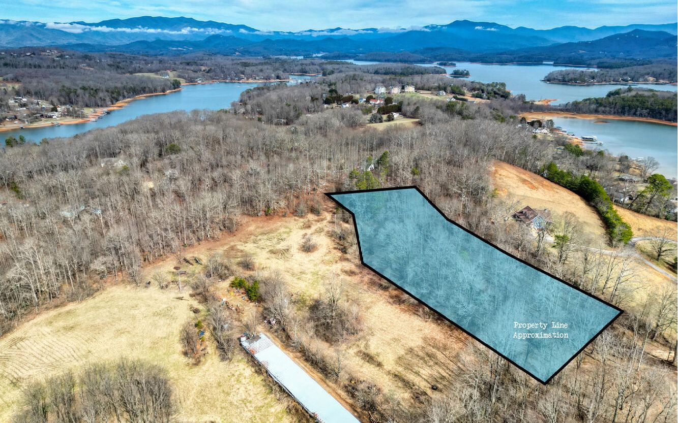 ***UNRESTRICTED LAND*** This has some of the nicest views overlooking lake Chatuge and the mountains that surround the area. Easy access to Young Harris and Hiawassee. Come build your mountain home and enjoy the scenery...