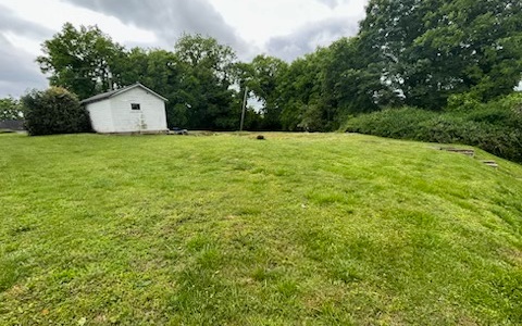 Vacant lot in Lafayette city limits. All utilites available. The lot has access from both Culberson and Simmons. Possible owner financing. Seller is a licensed GA Real Estate Agent